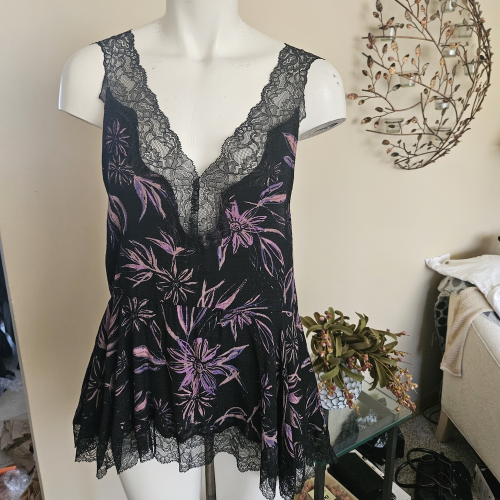 Floral Lace Trim Black and Purple Women's Sleepwear